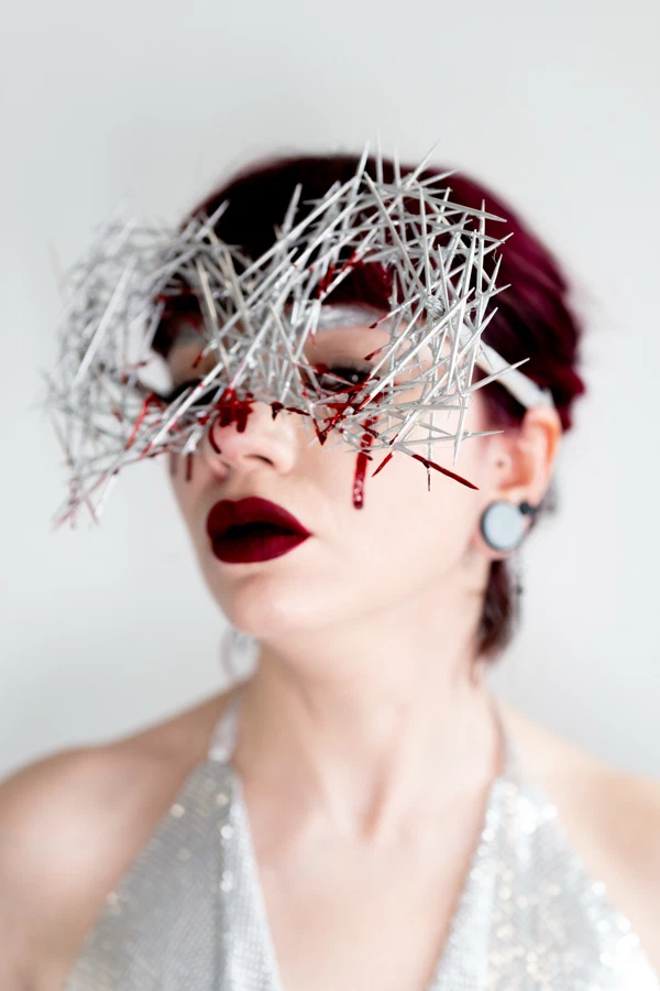 Thorn Glasses 2